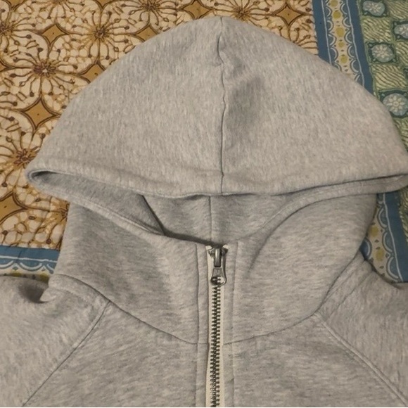 Women’s Vuori Restore 1/2 zip hoodie, med,heather grey, gently used! - Picture 4 of 11
